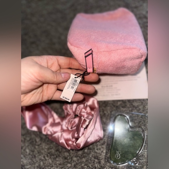 Victoria's Secret Self-Care Kit with Terry Logo Bag Jade Guasha Headband NWT 🤩 - Picture 12 of 12